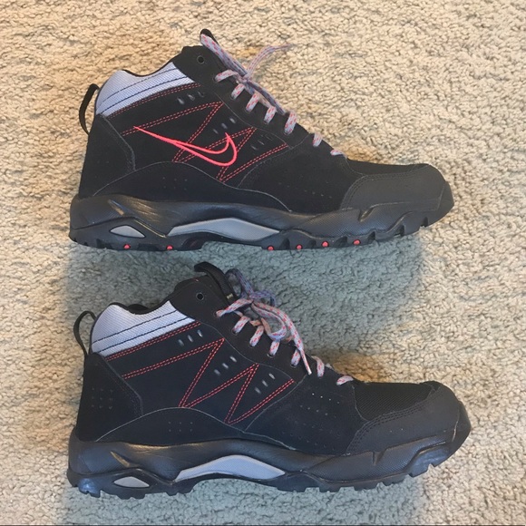 nike salbolier hiking shoes